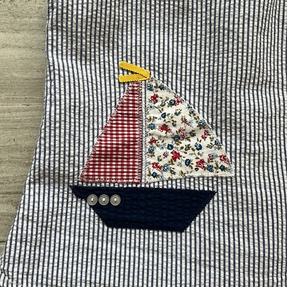 Girl’s sailboat ⛵️ seersucker button up tank top boutique - Picture 2 of 4
